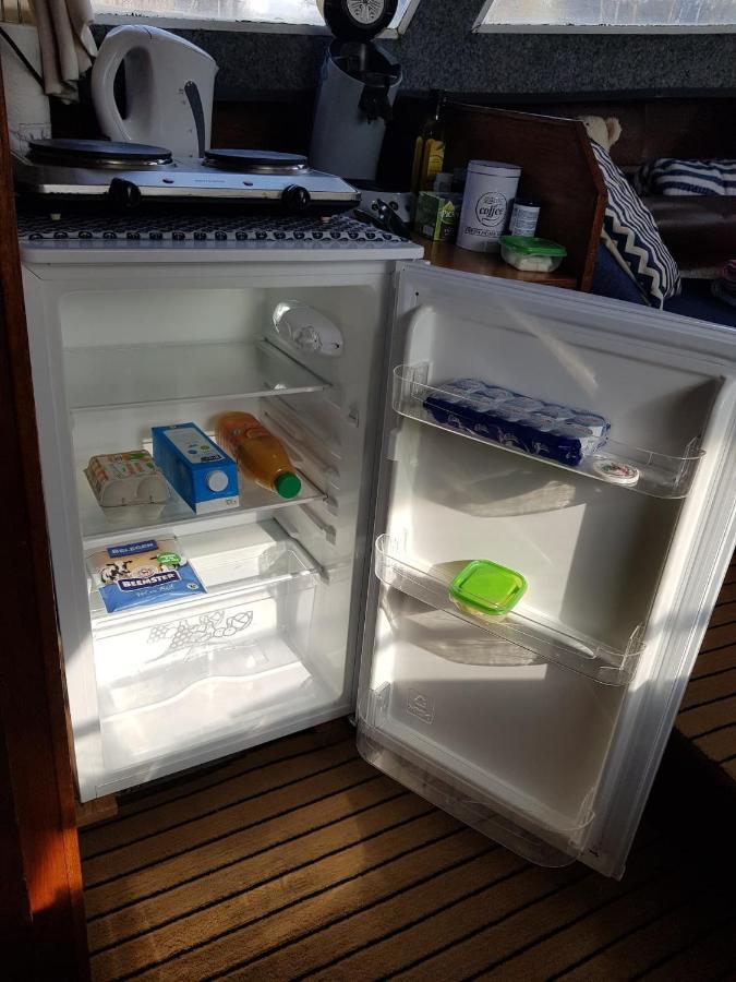 Boat Ella - Kamperen Op Het Water -Niet Om Mee Te Varen -Read Host Profile-Lees Hostprofiel Jutrijp Esterno foto