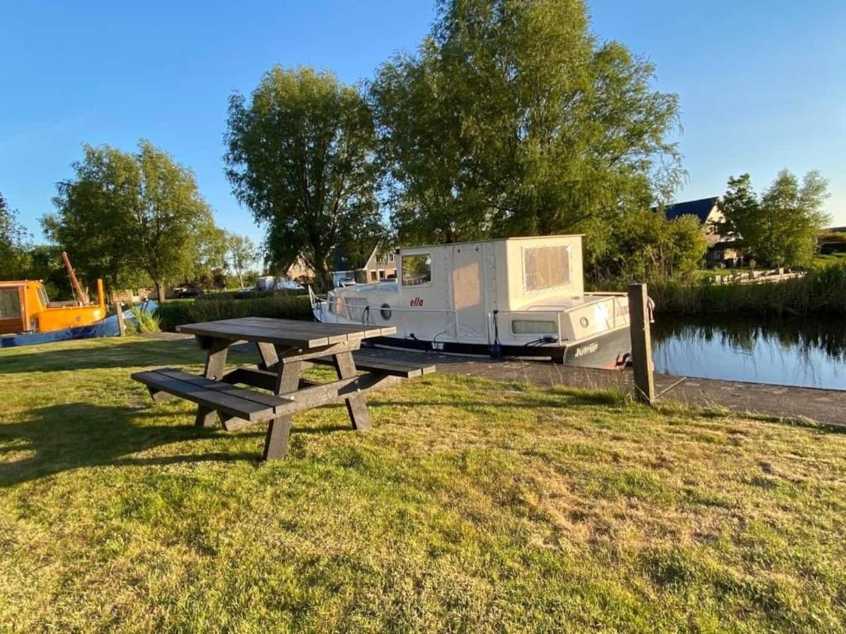 Boat Ella - Kamperen Op Het Water -Niet Om Mee Te Varen -Read Host Profile-Lees Hostprofiel Jutrijp Esterno foto