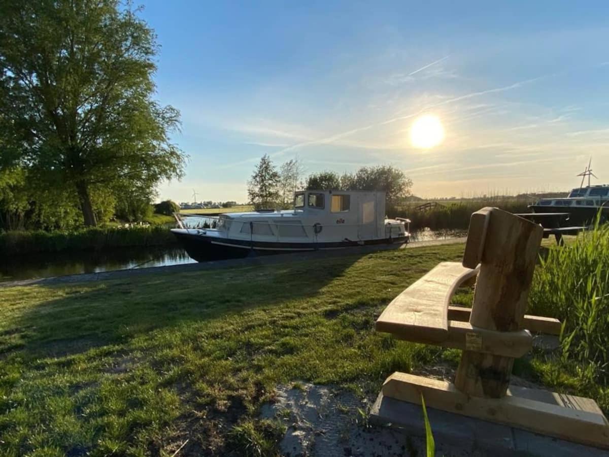 Boat Ella - Kamperen Op Het Water -Niet Om Mee Te Varen -Read Host Profile-Lees Hostprofiel Jutrijp Esterno foto